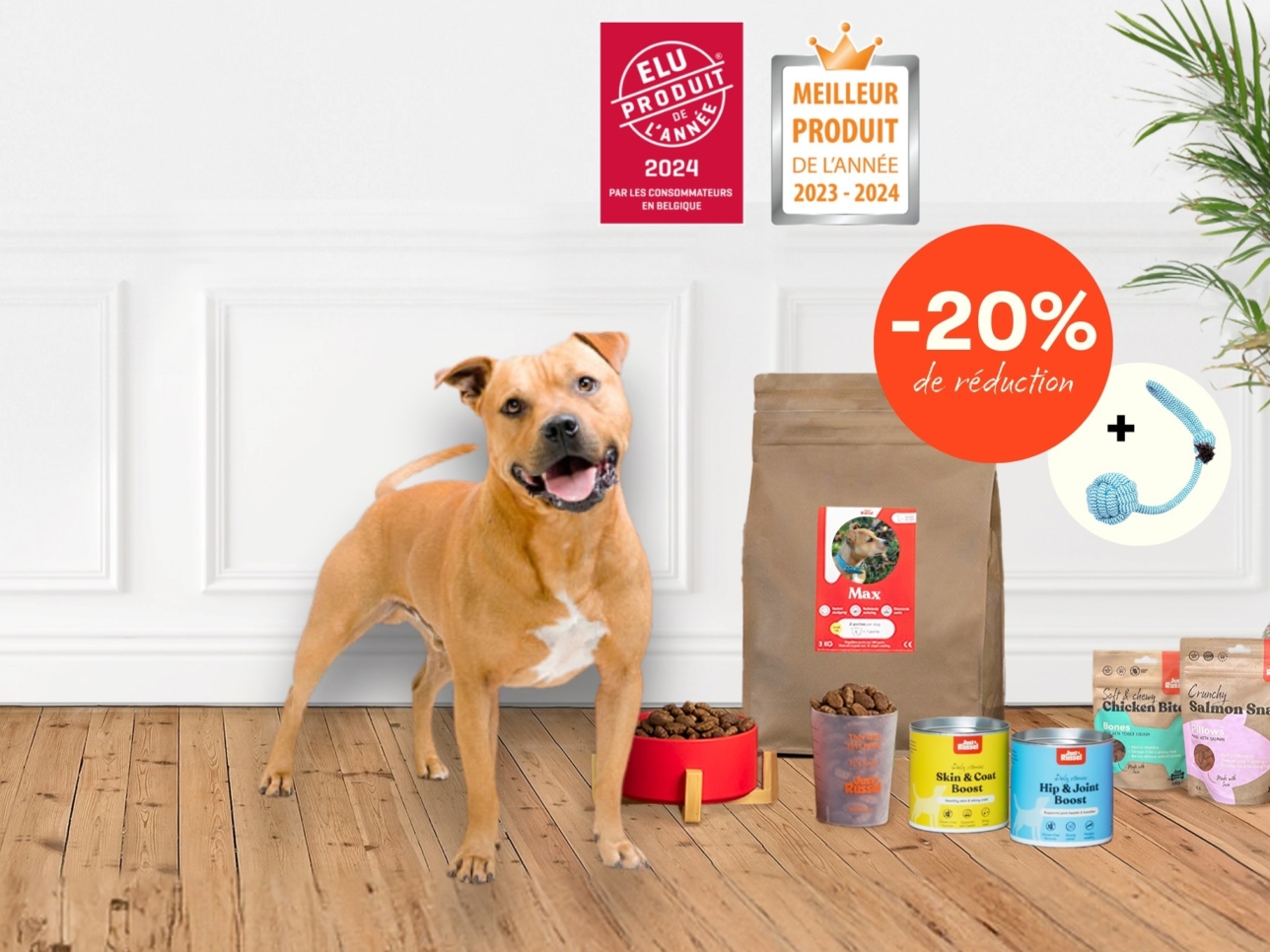 Un chien se tient à côté d'une gamme de produits Just Russel pour présenter une offre de réduction
